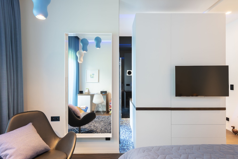 Lithium Bed Zen & Breakfast