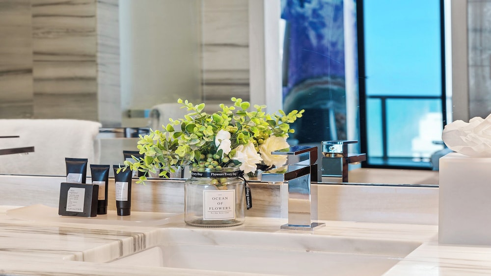 Luxury Vacation Rentals in South Beach by LRMB