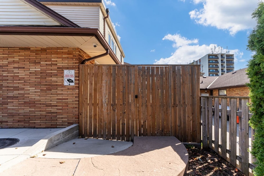 Charming 3BR Home in Quiet Kitchener Neighborhood