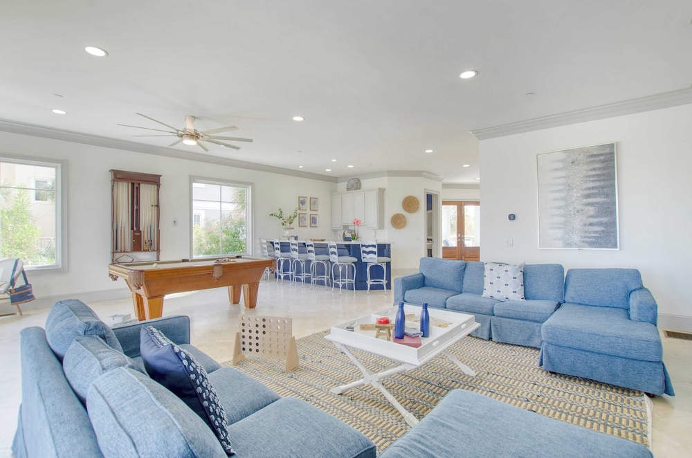 Sleeps 38 2 Homes, Steps to the Beach, Private Pool + Hottub, Game Room, Views