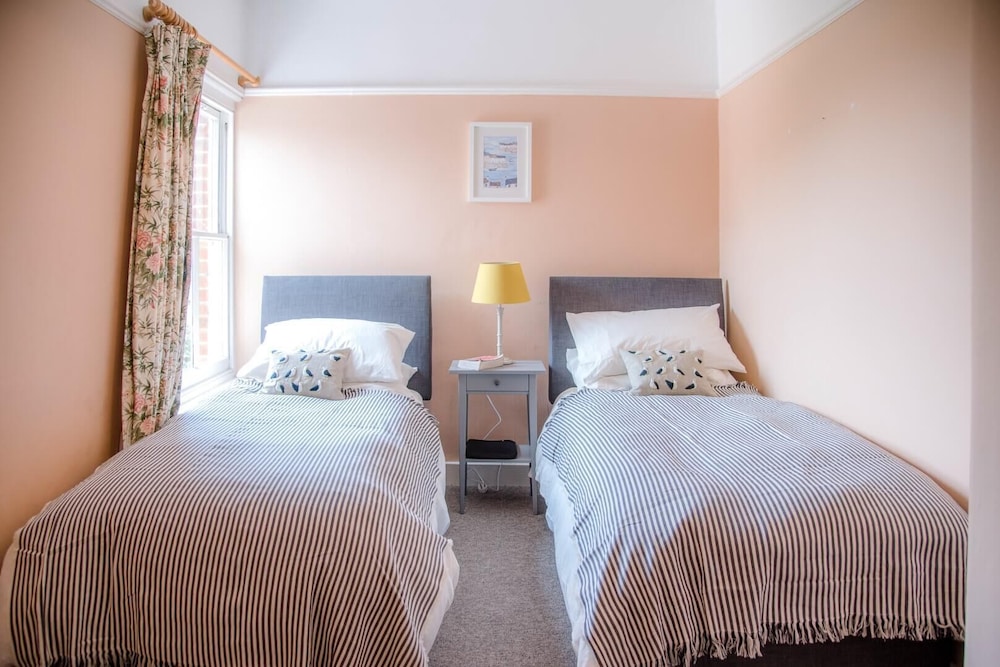 Hillcrest, Aldeburgh view 5