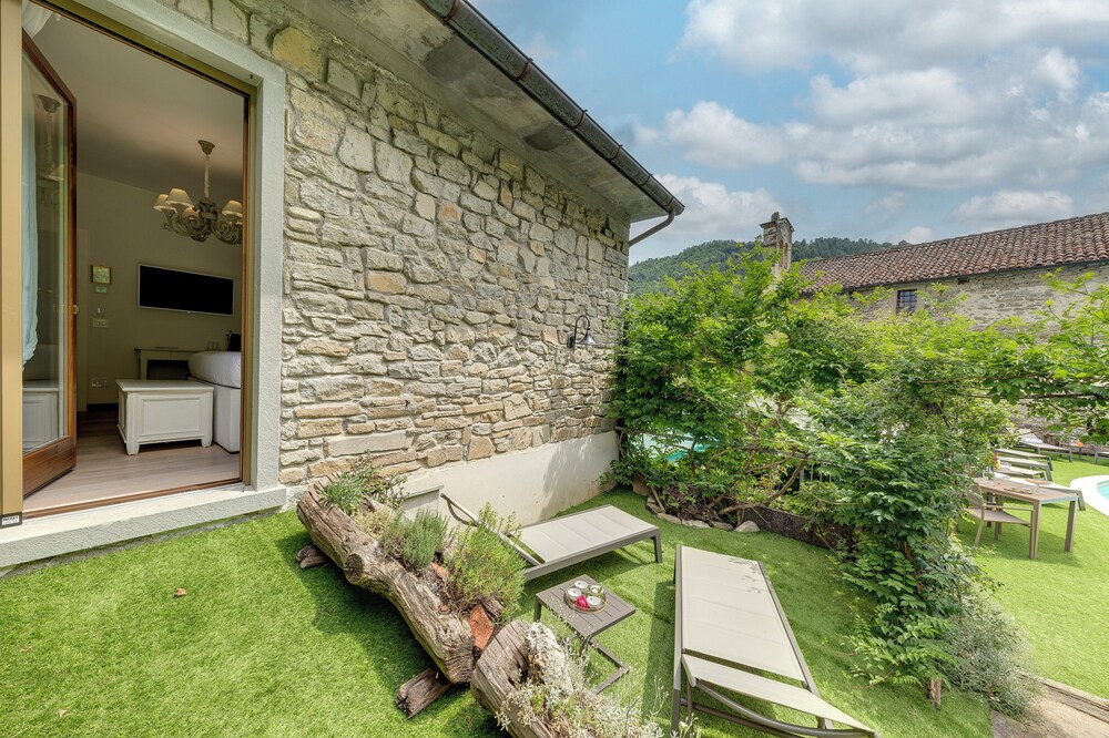 Entire Hilltop Villa With Private Pool In Palazzuolo Sul Senio