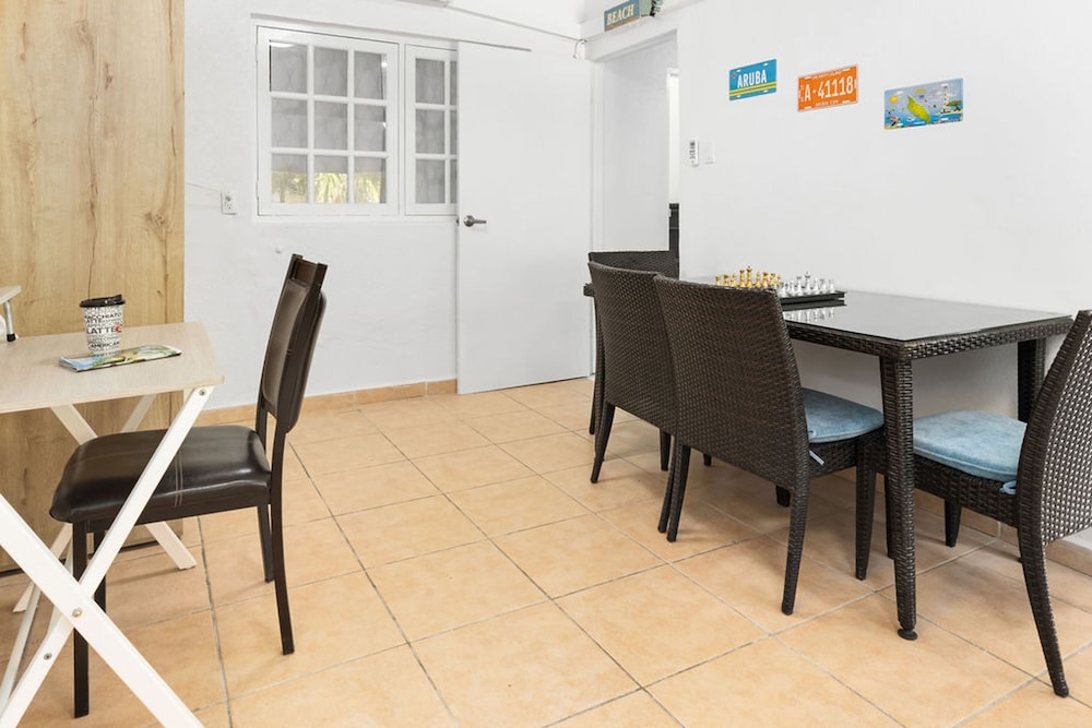 Cozy 3BR Town Home in Gated Community Palm Beach
