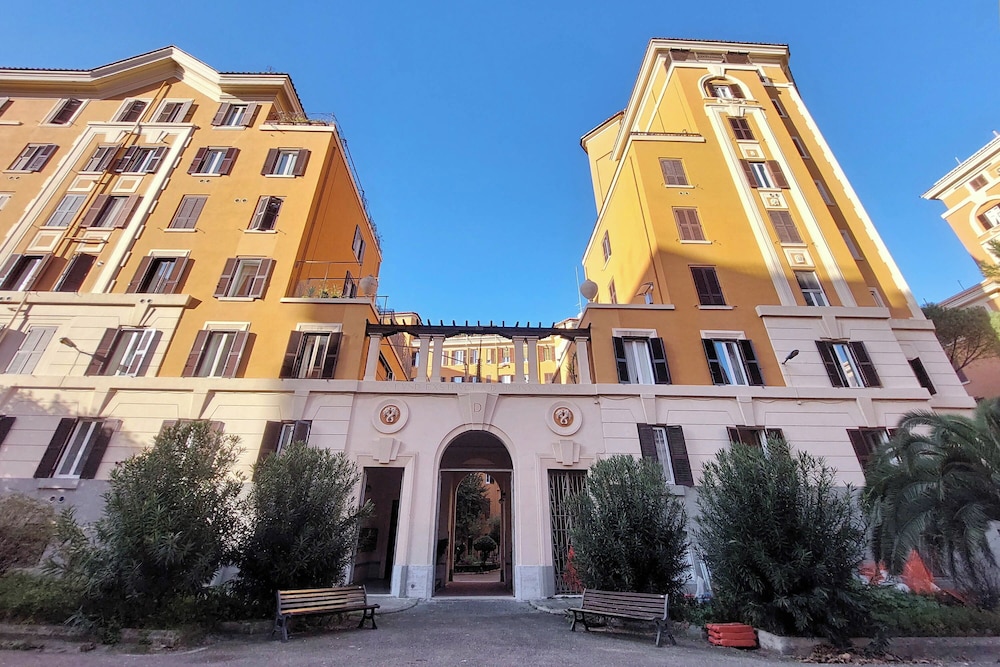 Domus Augustea San Giovanni Sunset Suites