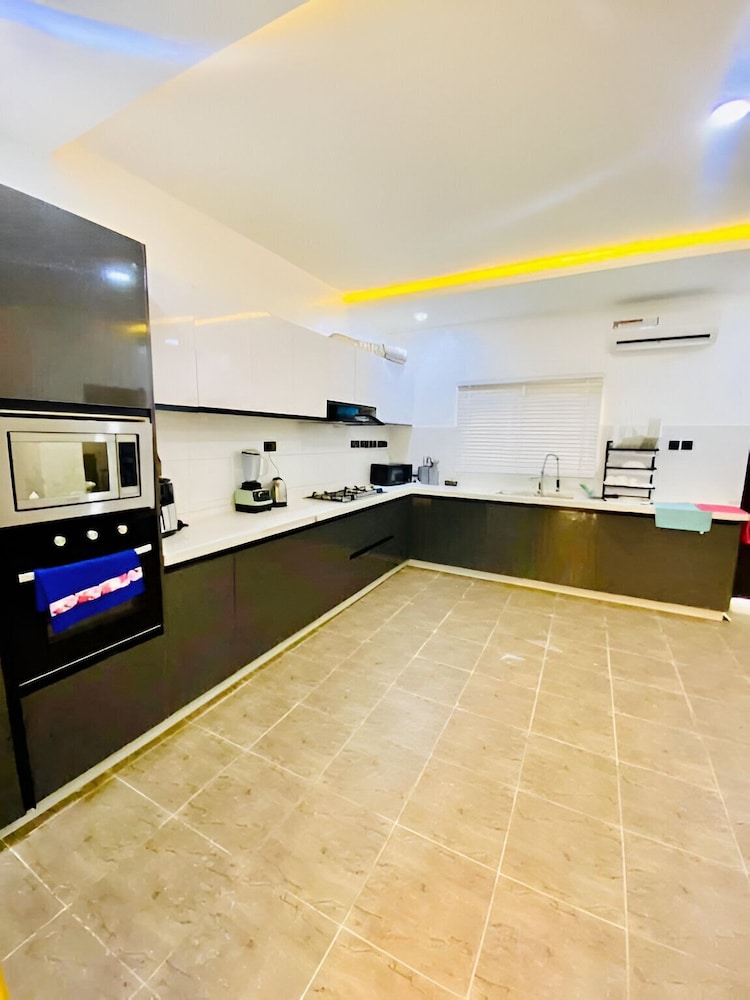 Premium Three Bedroom Apartment - Abuja