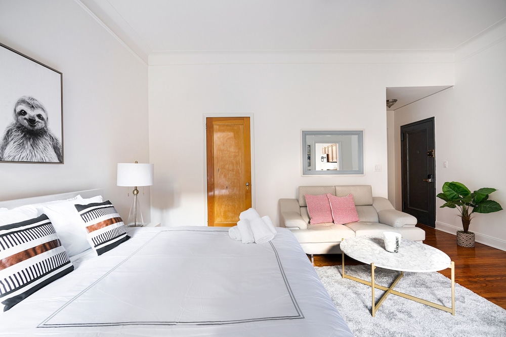 Bright and Comfy Studio in NYC
