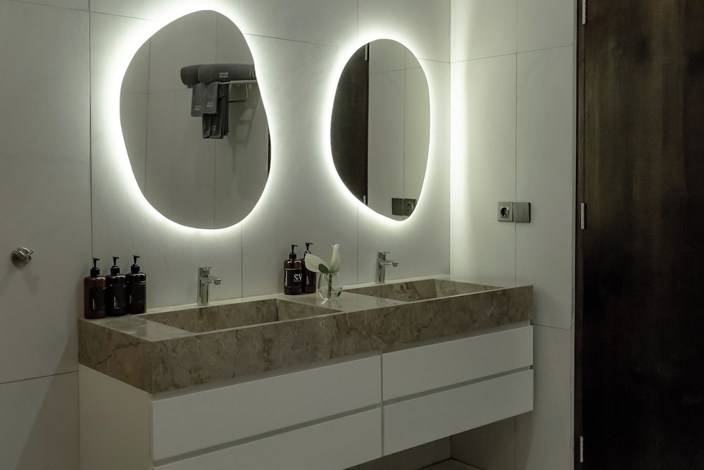 AMO Residences