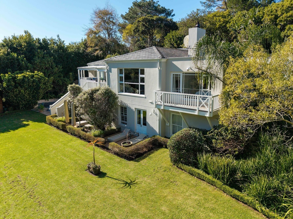 Unique Villa With Pool and Tennis Court