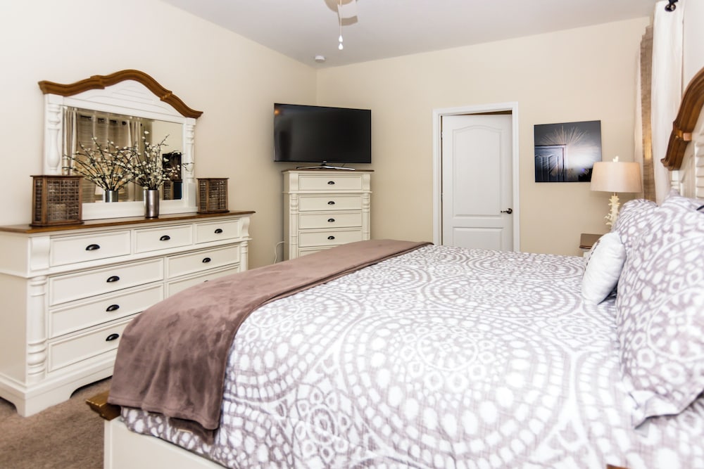 Deluxe 7Bd With Pool Close to Disney CG 1406 view 4