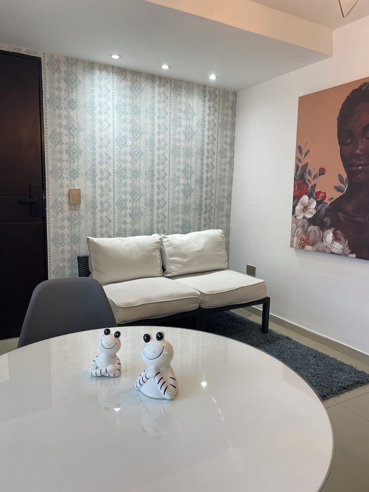 Luxury Liv Limonar