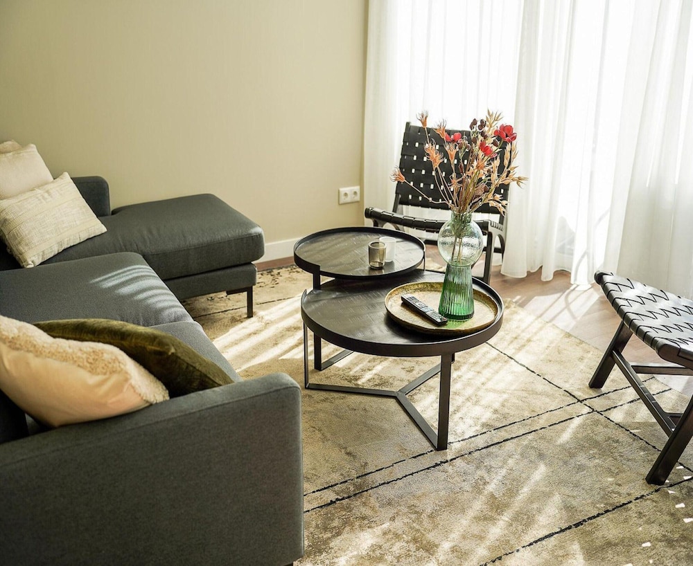 Spacious Holiday Home With Garden