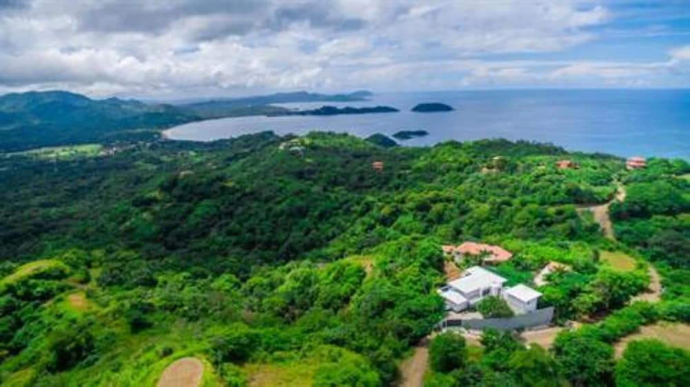 Breathtaking Oceanview Retreat With Infinity Pool in Playa Potrero Villa Blanca