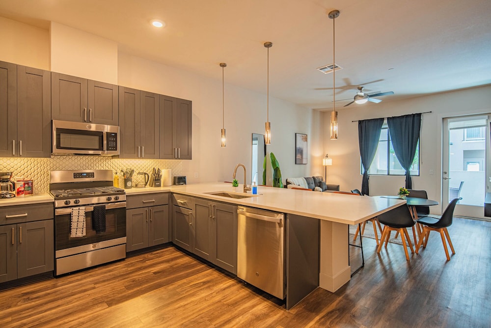 ROVE LIVING/KB - Scottsdale Grand