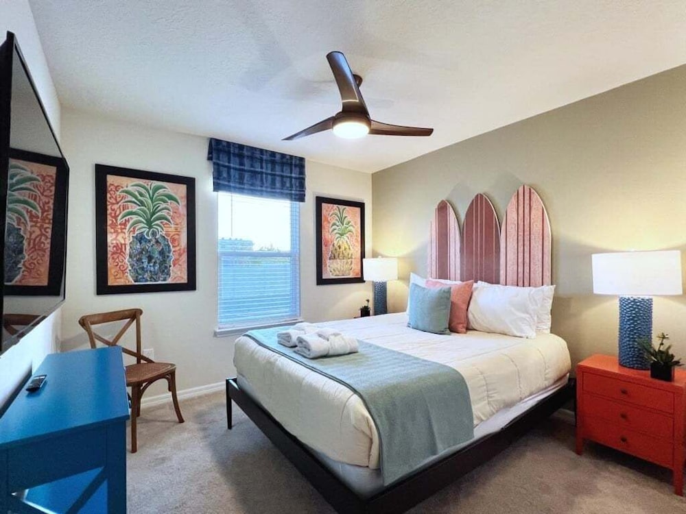 Large 5 Bed Family Townhome With Splash Pool 5 Bedroom Townhouse