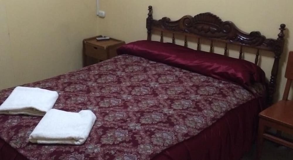 HOSTAL LOS UROS