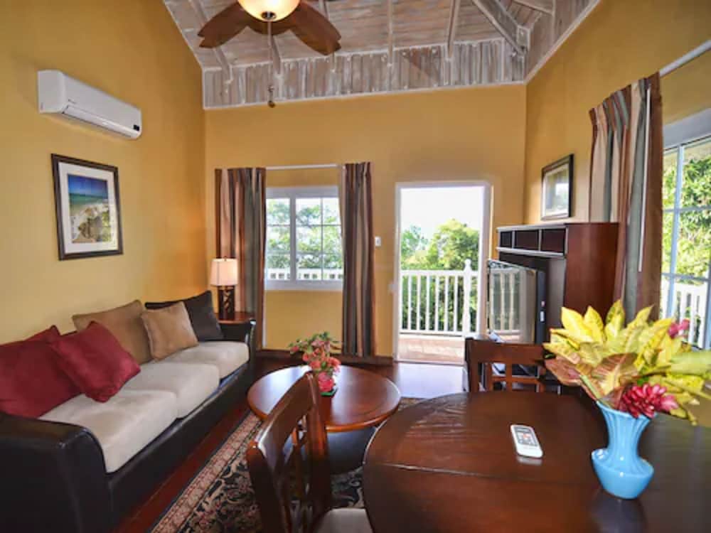 Tropical Lagoon Resort - Property Image 12