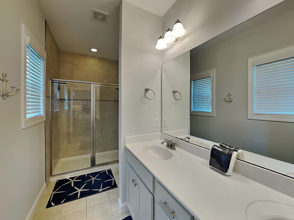 Queens Grant by Topsail Realty