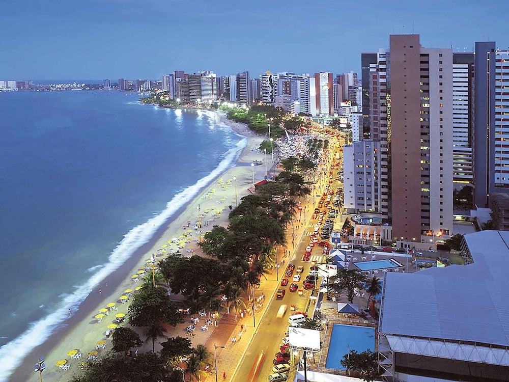 Apartamento a 200m feirinha beira mar