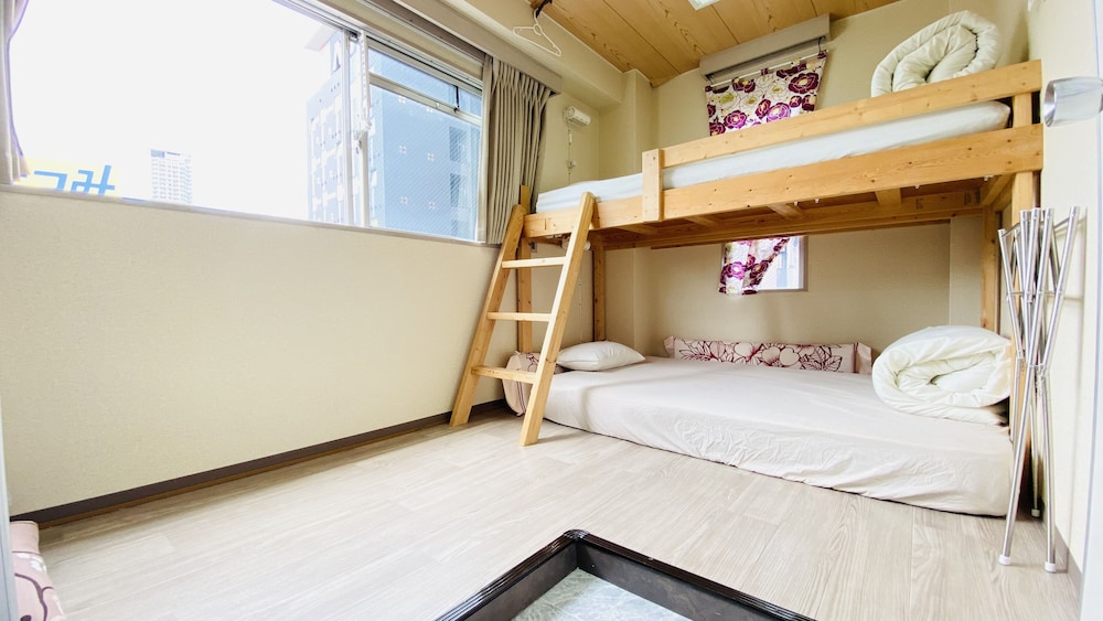GUEST HOUSE B's Five II - Hostel