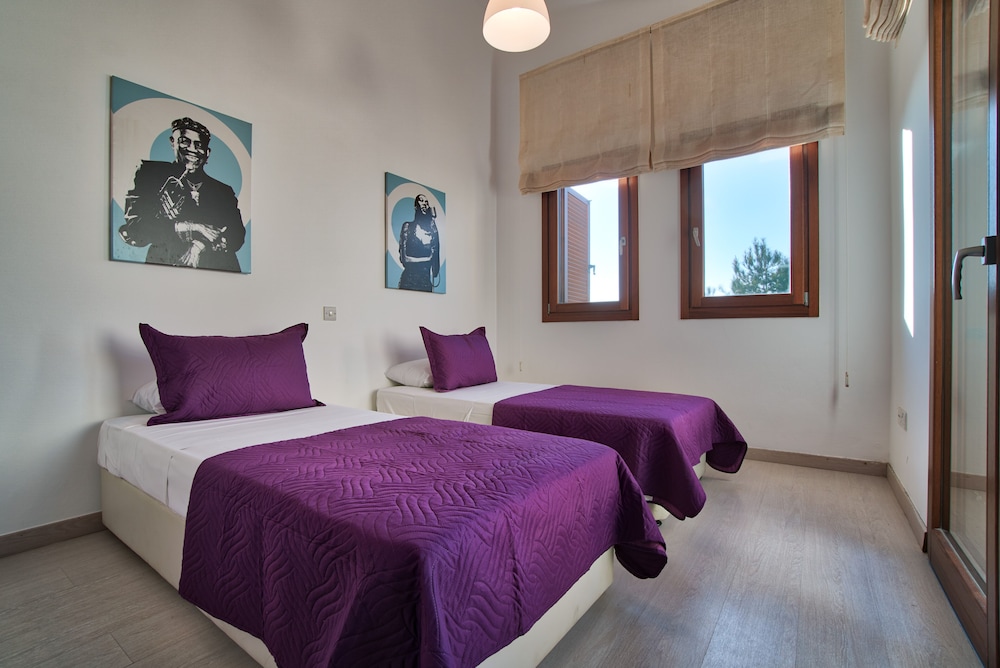 Beautiful 2 Bedroom Villa Proteus HG29 with private pool and pretty golf course views, Short walk to resort village square on Aphrodite Hills view 3