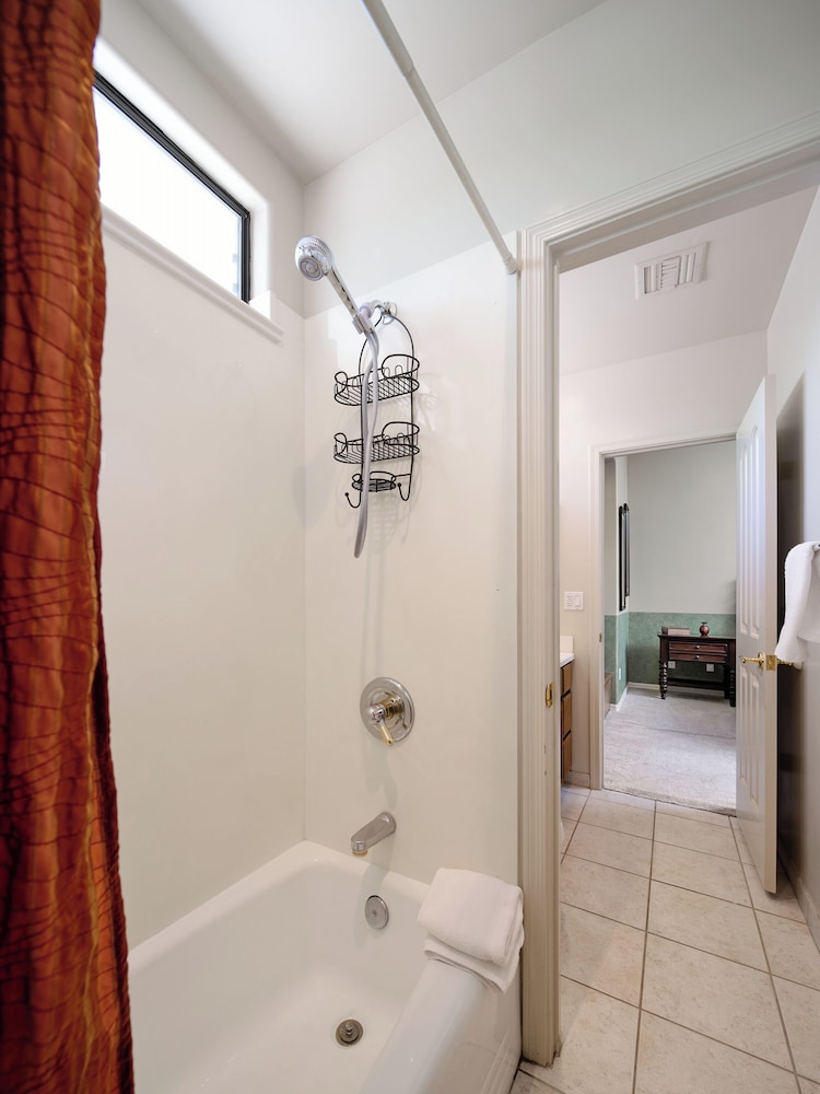 Valley View Villa - Private Pool - Hidden Bedroom