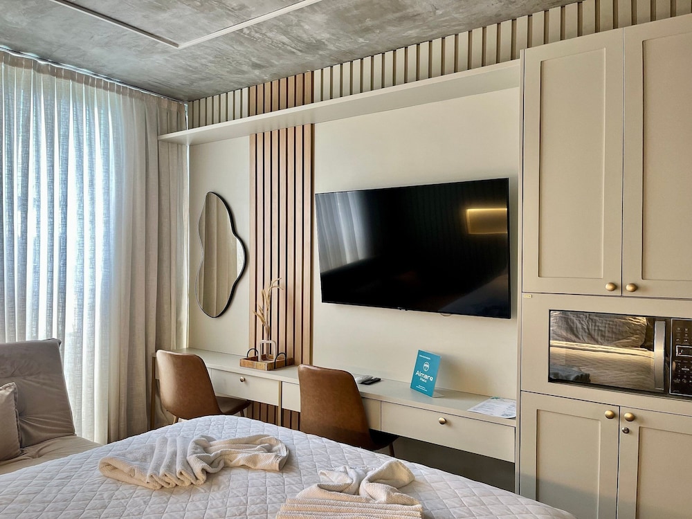 Setai Yacht Comfort II - By Almare Flats