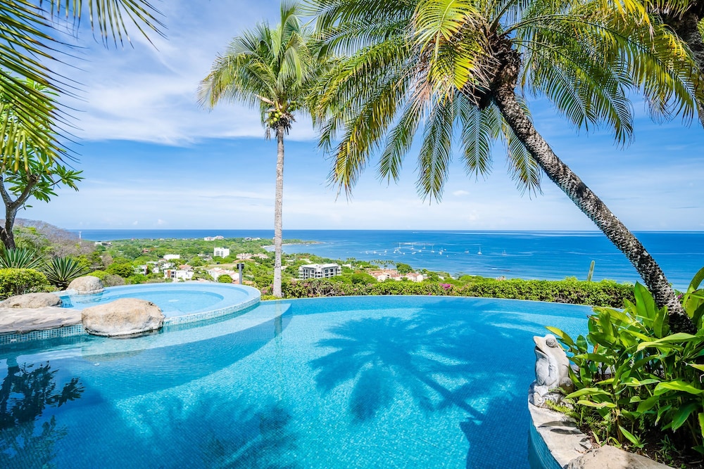 Luxury Villa Hot Tub Ocean Views Fully Staffed