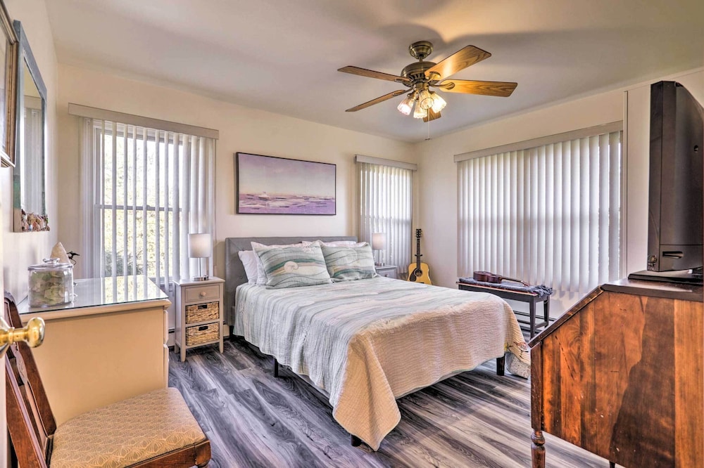 Westerly Vacation Home: Town Beach Access