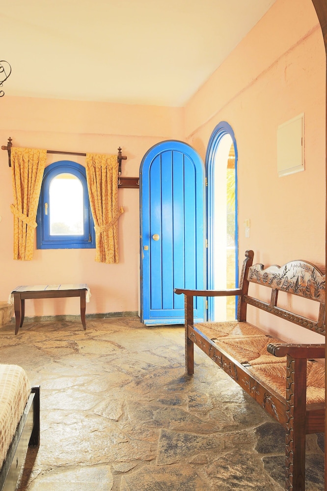 Arolithos Traditional Cretan Village