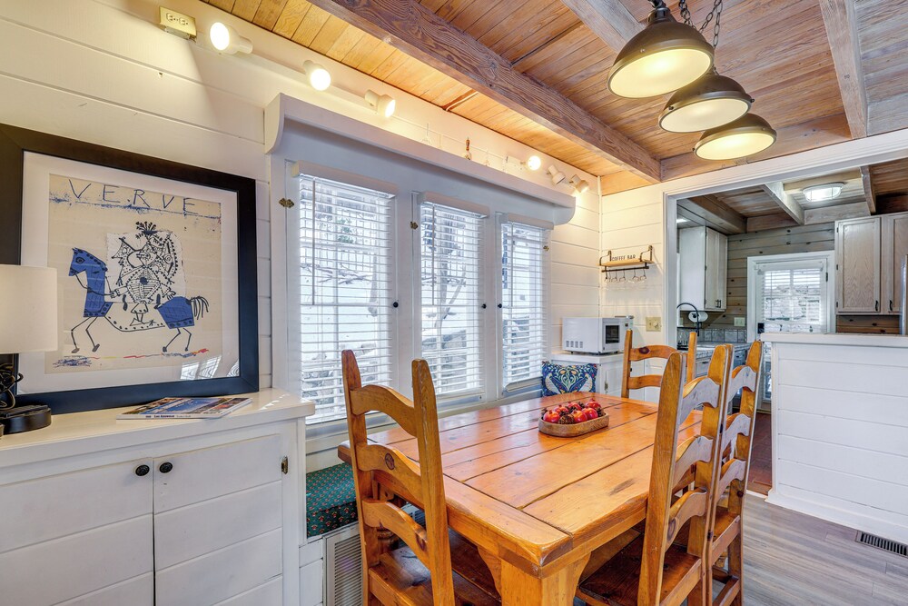 Walkable 'green Gables Cottage' in Lake Arrowhead