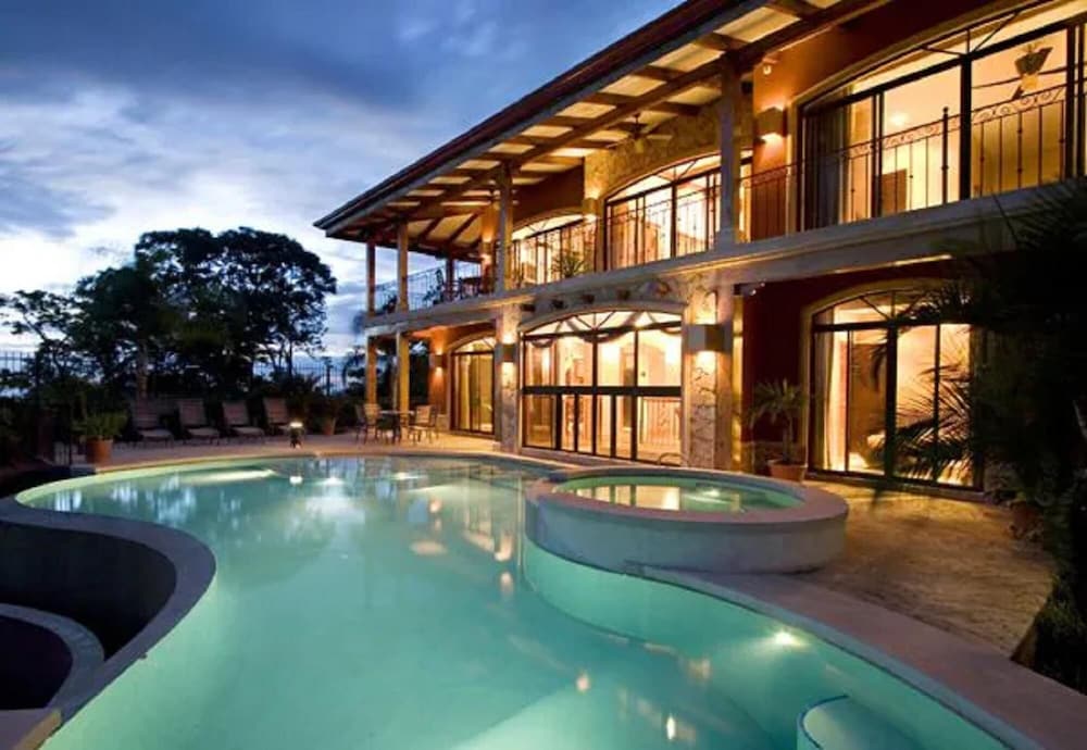 Playa Potrero 4 BR Home Large Saltwater Pool Spectacular Views - Villa Oasis view 2