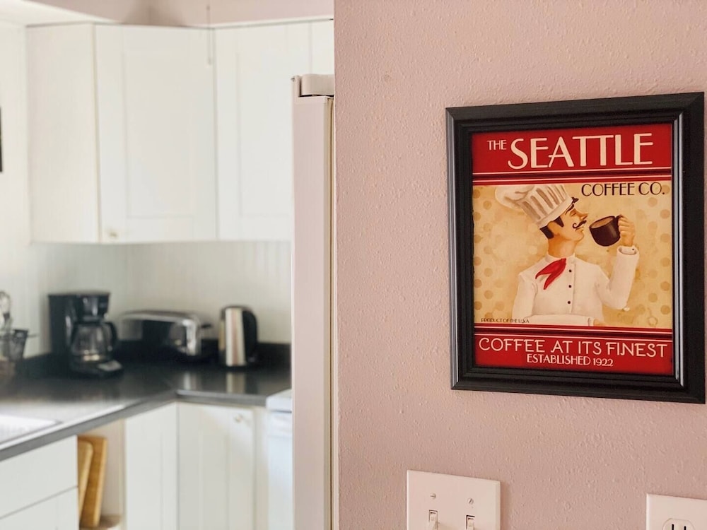 Cozy 2BR in Hollywood FL Pet Friendly