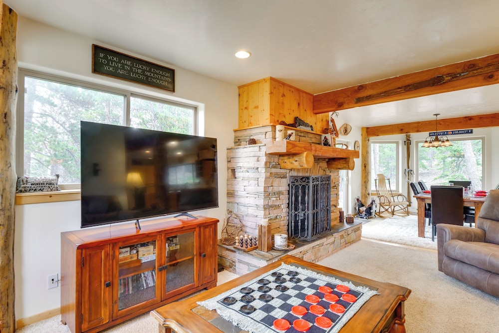 Hot Tub + Game Room: Fairplay Cabin Near Hiking