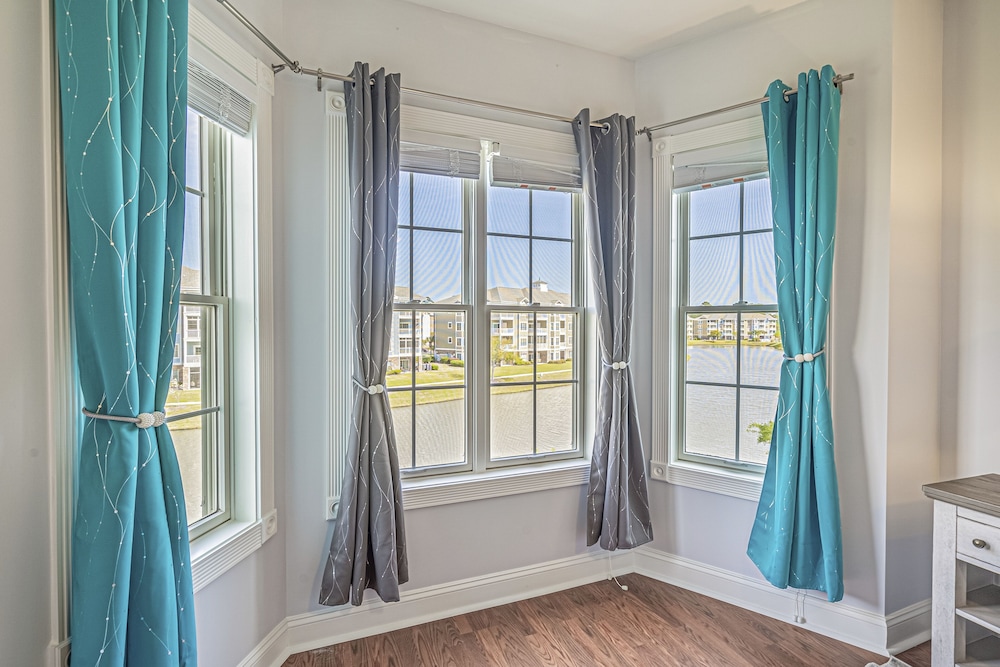 Magnolia Pointe Luster Leaf 4869-302 3 Bedroom Condo