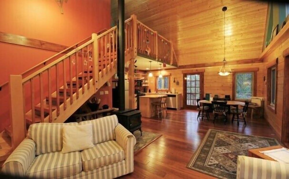 Mt Baker Lodging Cabin 21 - Sleeps 6 view 2