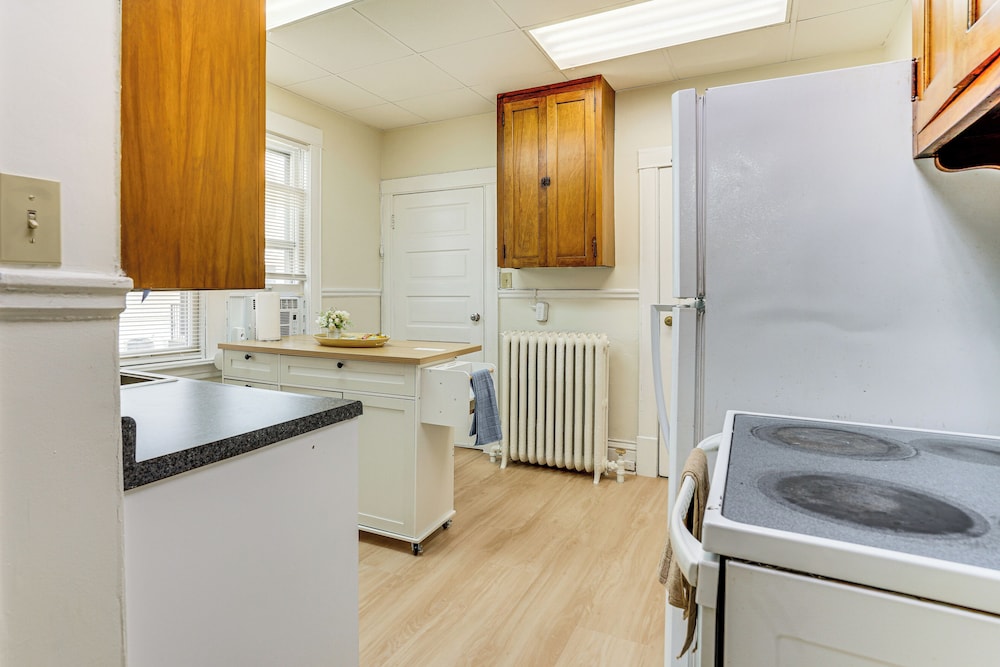 1 Mi to University: Spacious Home in Minneapolis!
