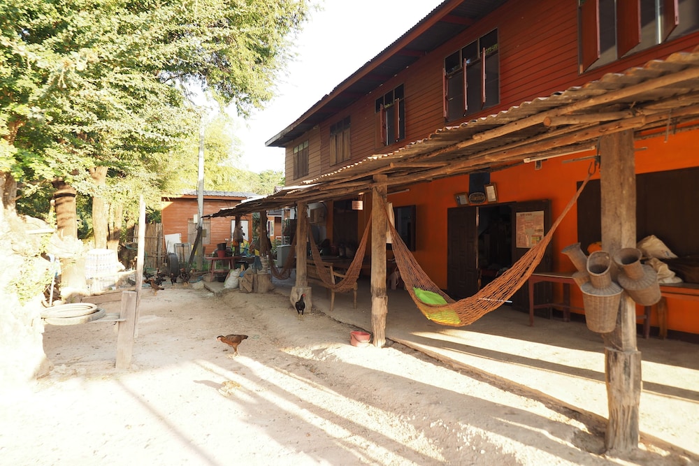 Ram Yai Homestay - Hostel