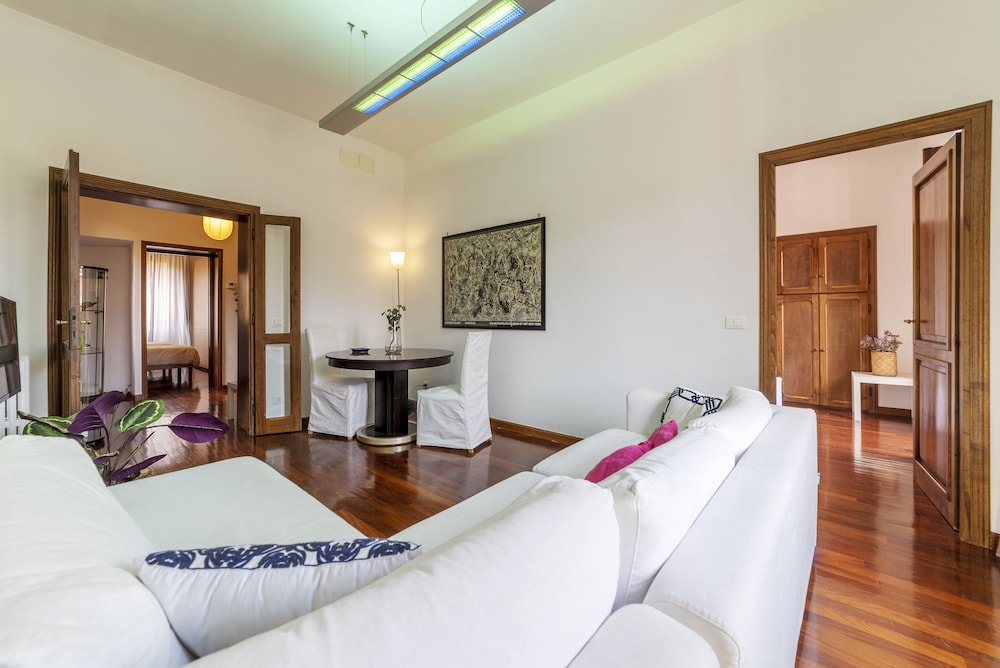 Porta Pia Apartment with Balcony