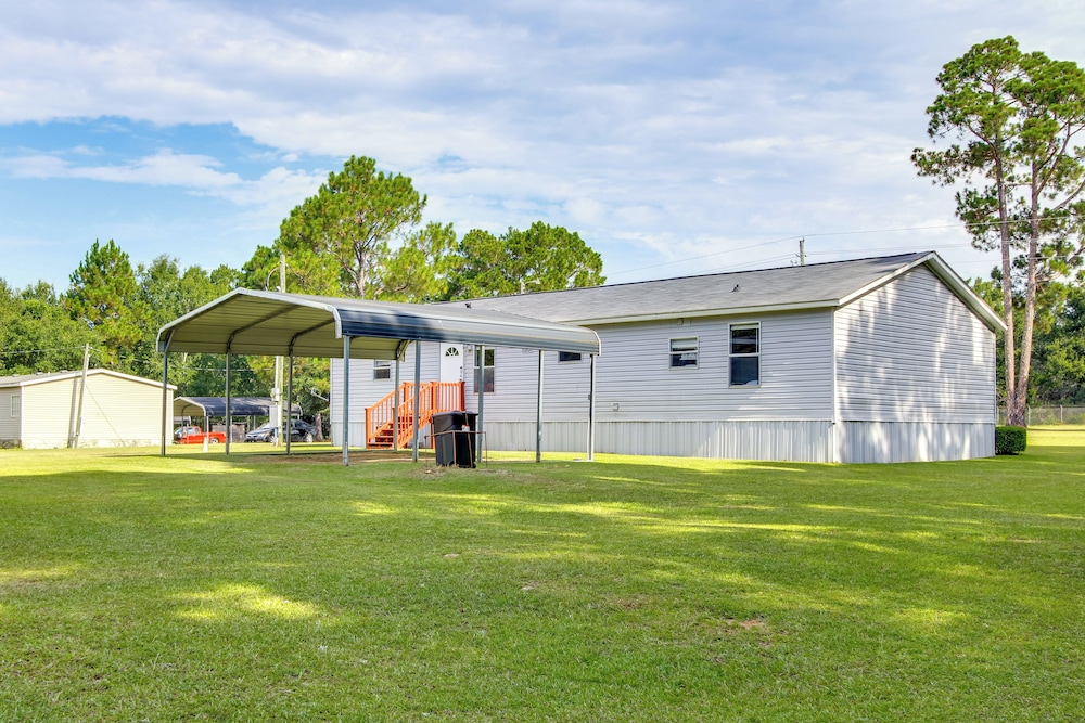 1 Mi to US Marine Base Albany: Cozy Getaway!