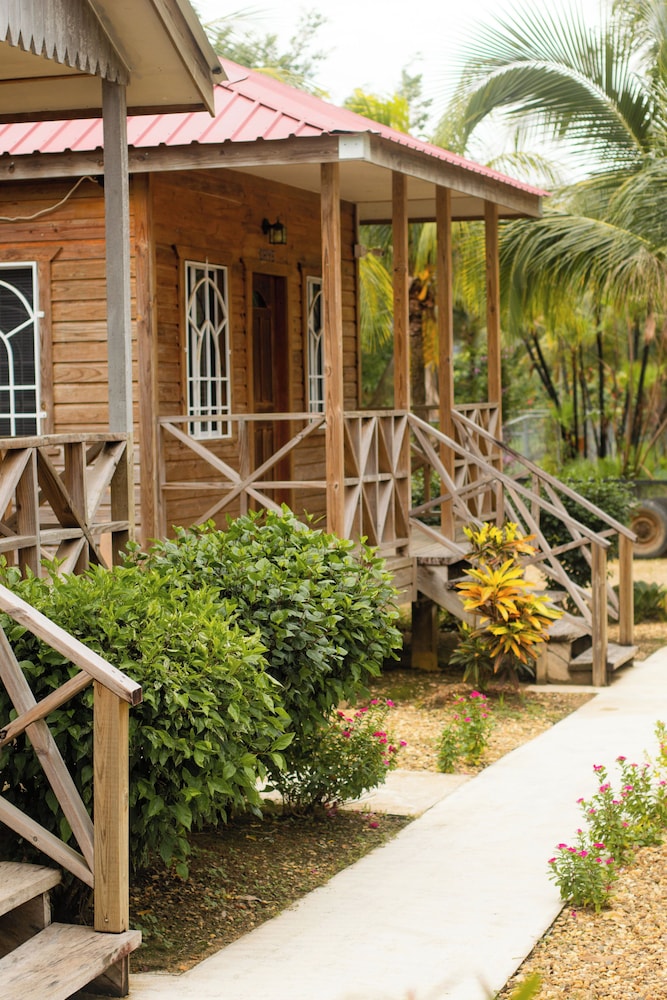 Hummingbird Estate Cabanas