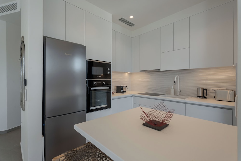 AVERA VILLAS