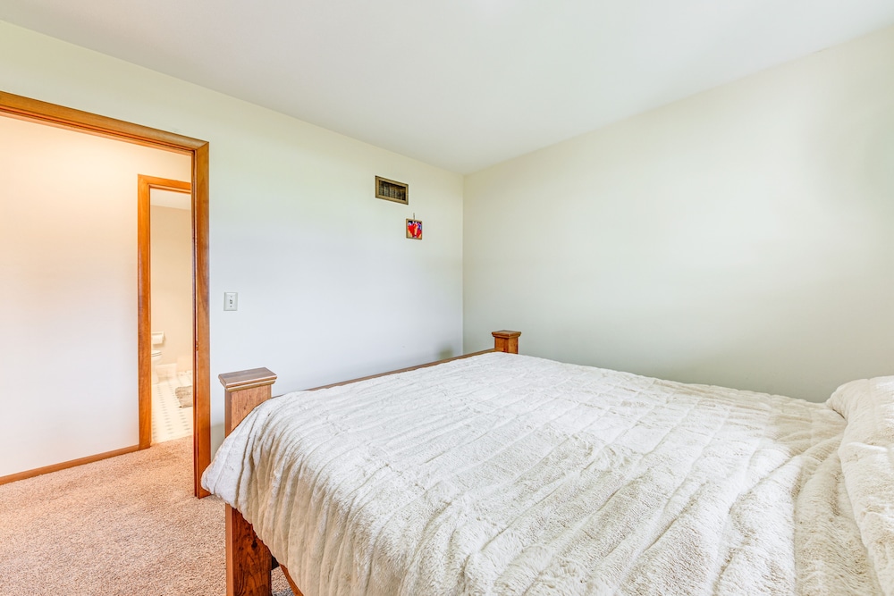 Convenient Racine Home: 4 Mi to Lake Michigan! - Property Image 28