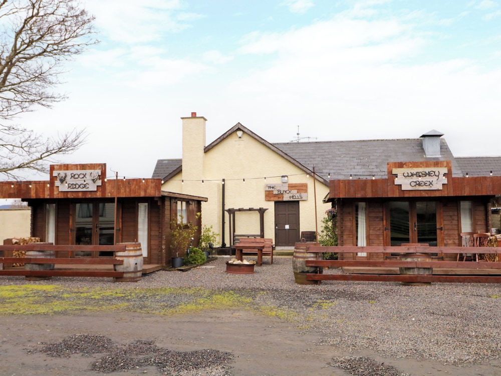 Apache Falls Lodge