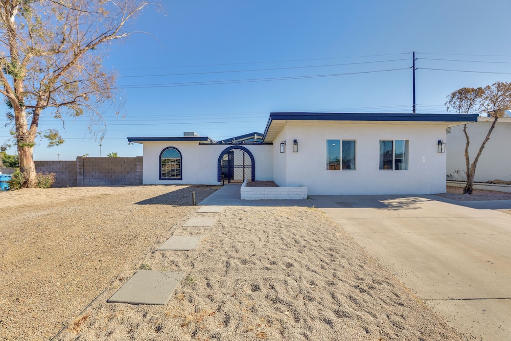 11 Mi to Dtwn Phoenix: Main House w/ Outdoor Oasis