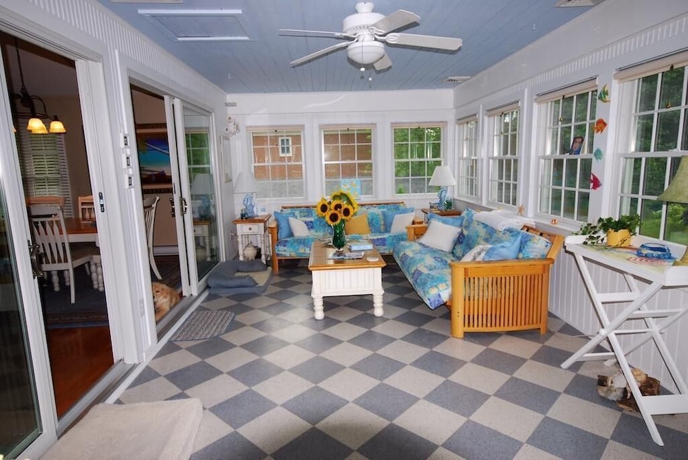 Country Club Drive 333
