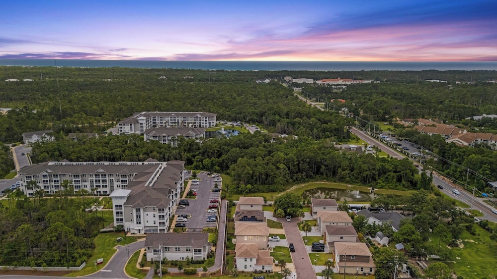 Family-friendly, Close to Beach & Game Room Windswept by Avantstay