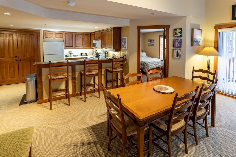 3323 - Two Bedroom Standard Powderhorn Lodge 2 Condo