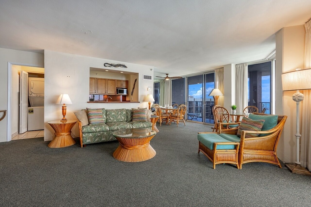 Royal Kahana 1211 2 Bedroom Condo
