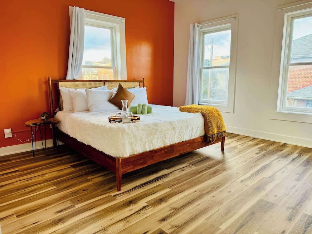 Jungle House Downtown Columbus – Modern Boutique Suites