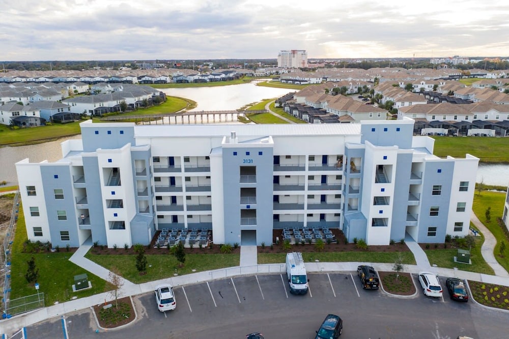 Gorgeous 2Bd Close to Disney Storey Lake Resort 303 3121